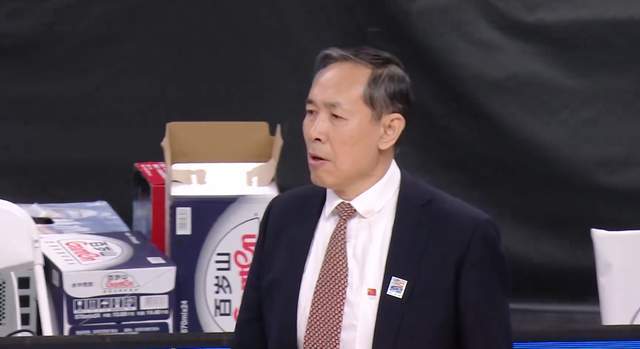 夺冠热门输球仍反超山东,辽篮掀翻强敌却无缘前8,黑马超出预期