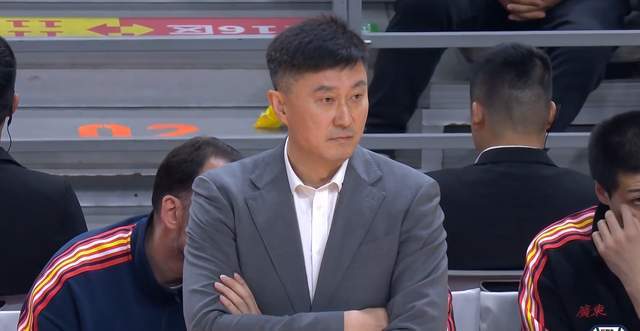 夺冠热门输球仍反超山东,辽篮掀翻强敌却无缘前8,黑马超出预期