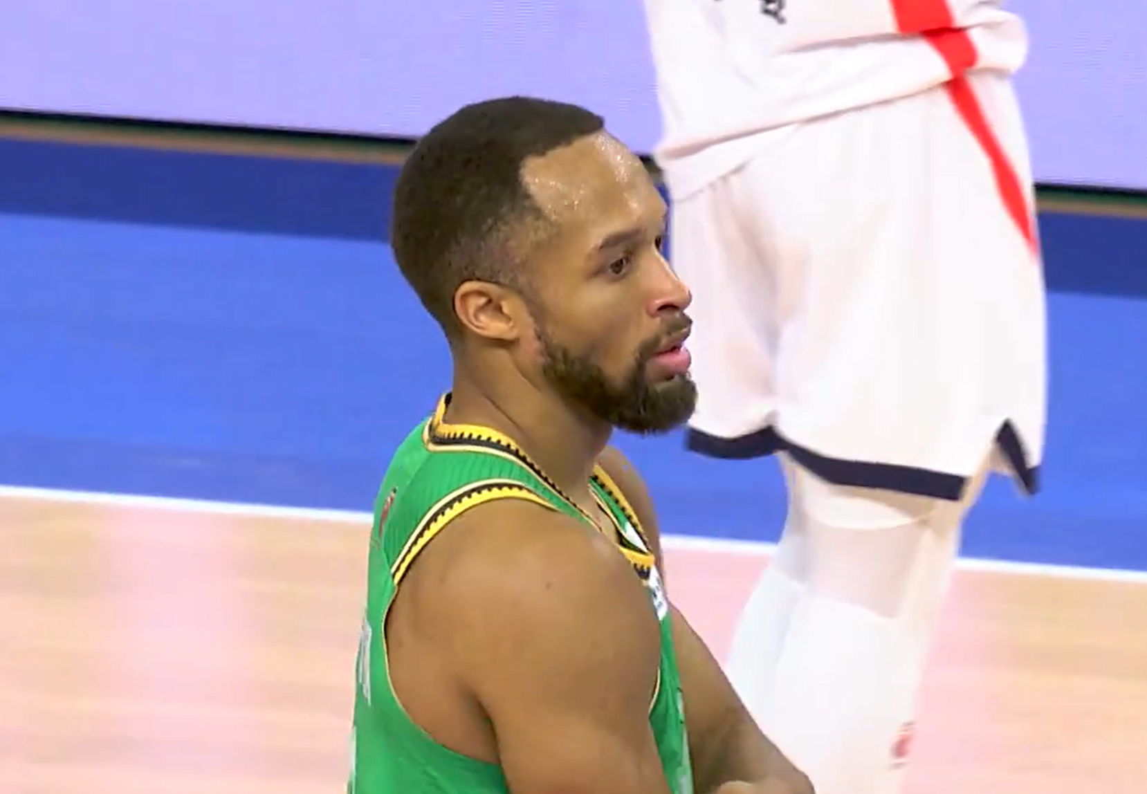 kaiyun网站-重磅引援得0分1板,辽宁队丢了西瓜捡了芝麻!球迷:快点送走