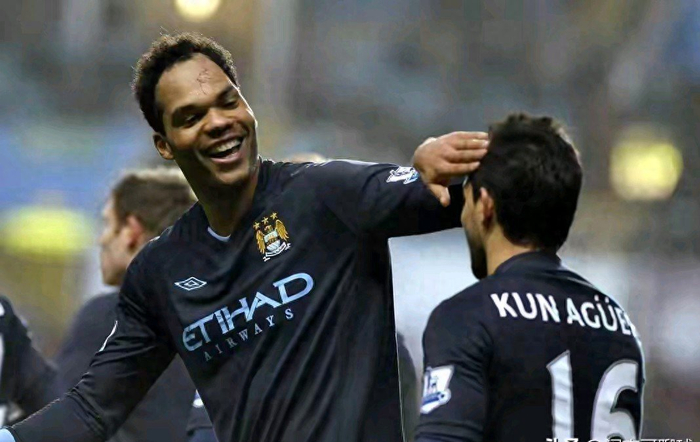 英超带刀后卫排行榜，榜首竟是他！你猜对了吗？|特里·麦克德莫特|约翰·特里|切尔西|数据|集锦_新浪体育_新浪新闻