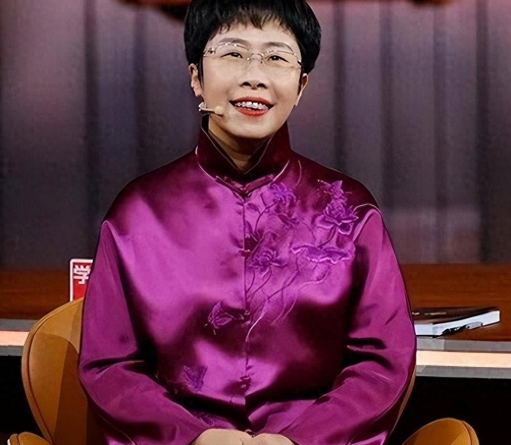 开云入口-蒙曼感叹:这辈子也结不了婚!有两个原因:一是岁数,二是长相