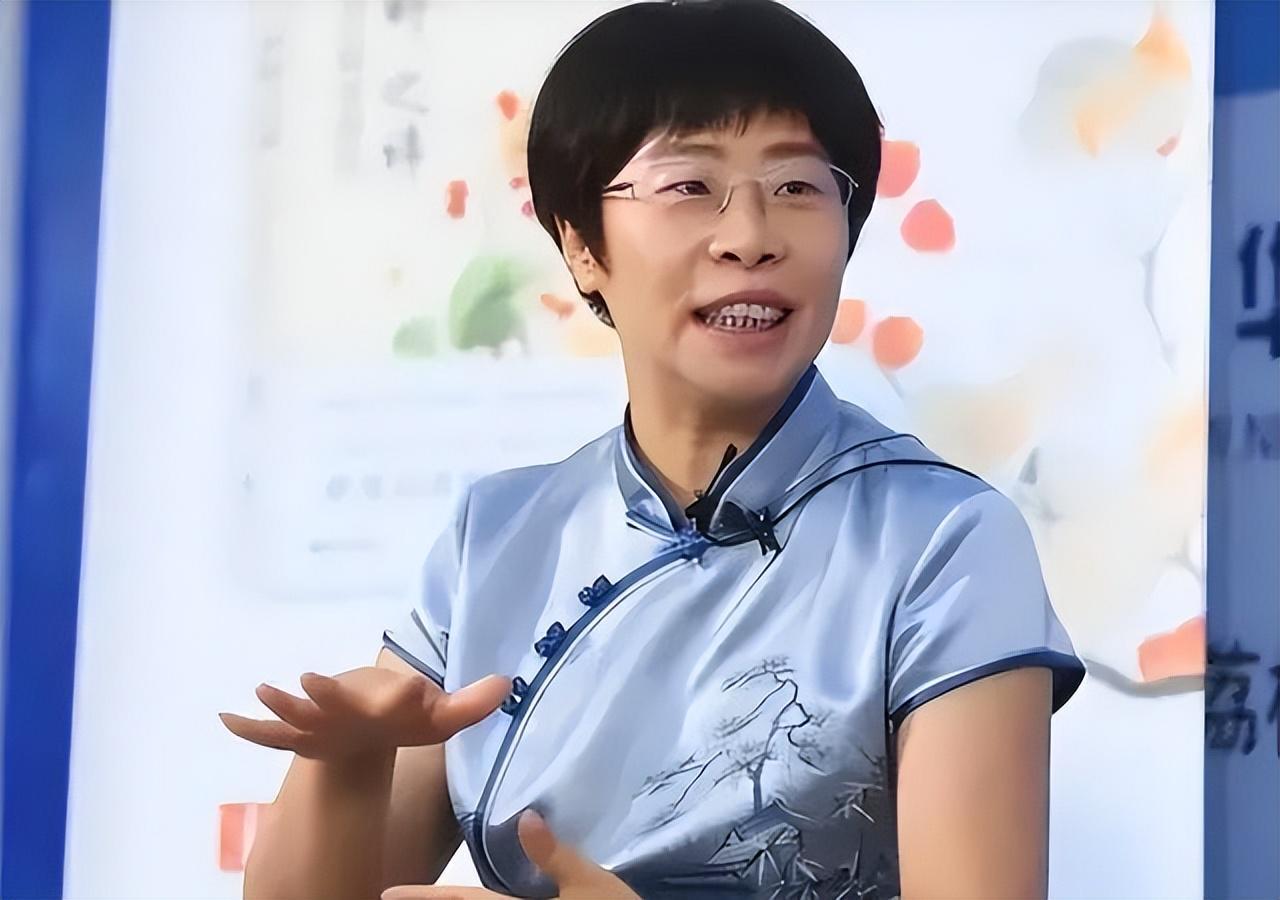 开云入口-蒙曼感叹:这辈子也结不了婚!有两个原因:一是岁数,二是长相