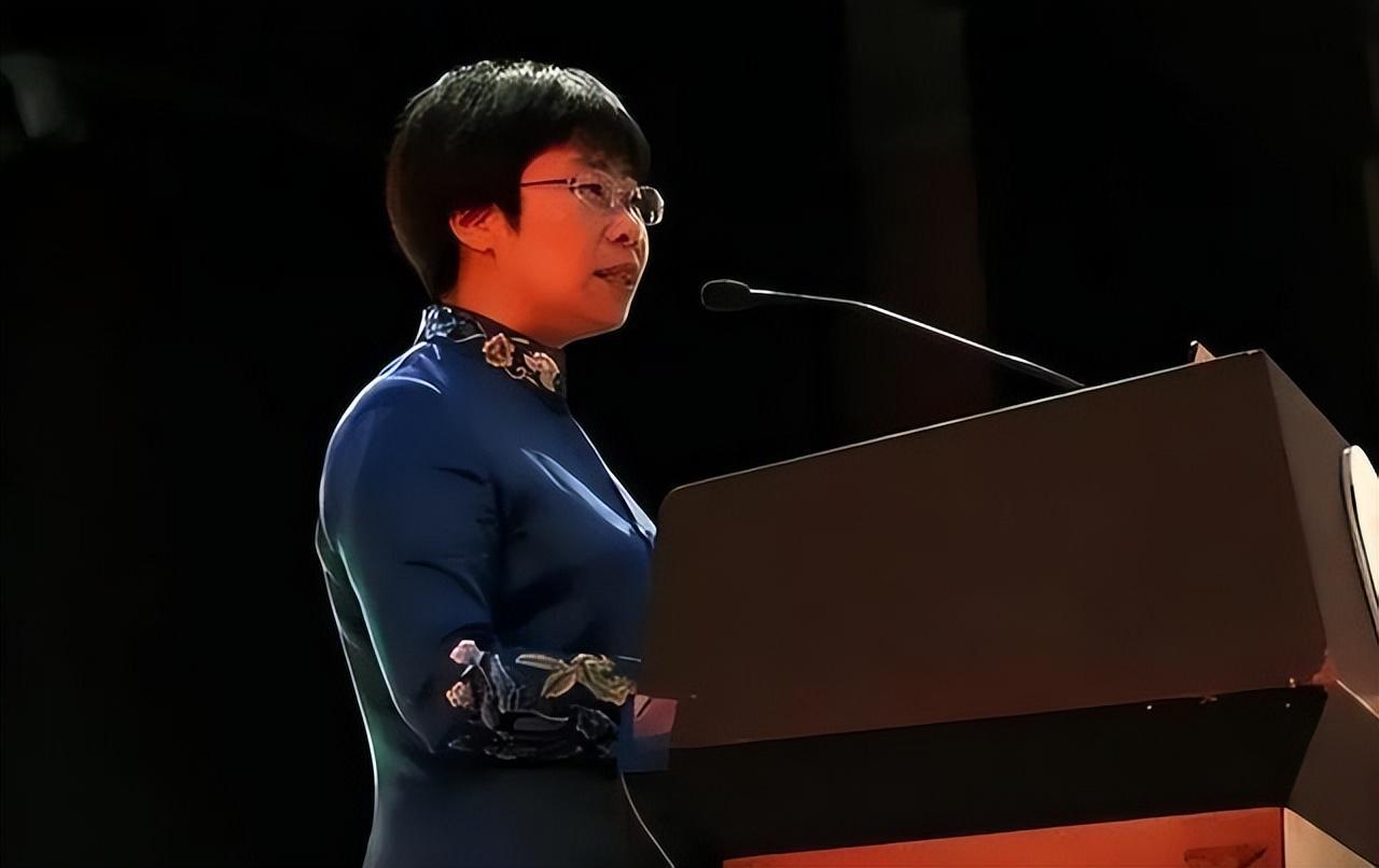 开云入口-蒙曼感叹:这辈子也结不了婚!有两个原因:一是岁数,二是长相