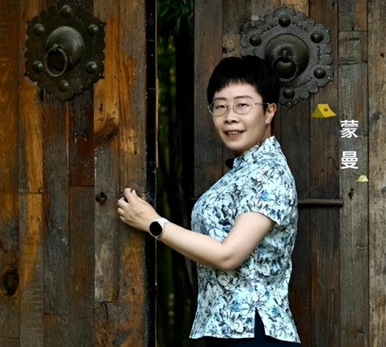 开云入口-蒙曼感叹:这辈子也结不了婚!有两个原因:一是岁数,二是长相