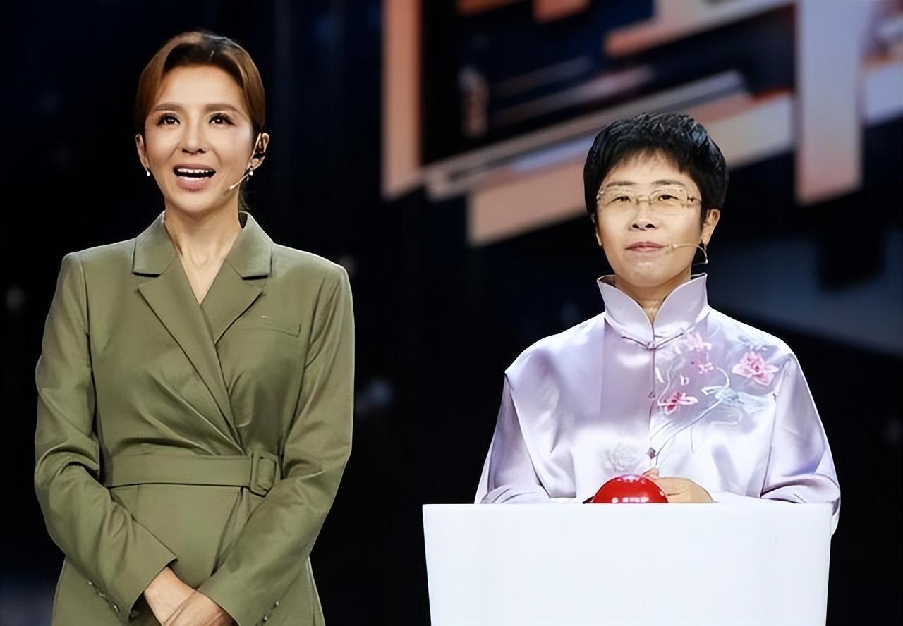 开云入口-蒙曼感叹:这辈子也结不了婚!有两个原因:一是岁数,二是长相