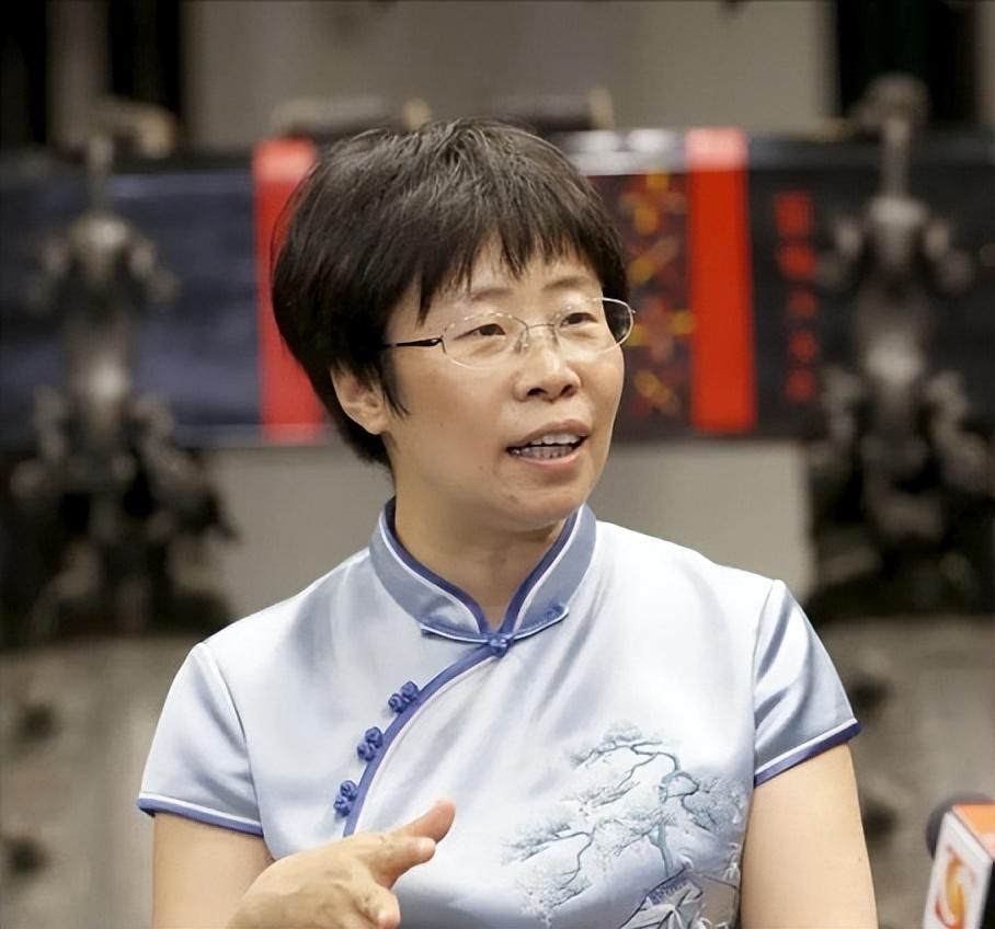 开云入口-蒙曼感叹:这辈子也结不了婚!有两个原因:一是岁数,二是长相