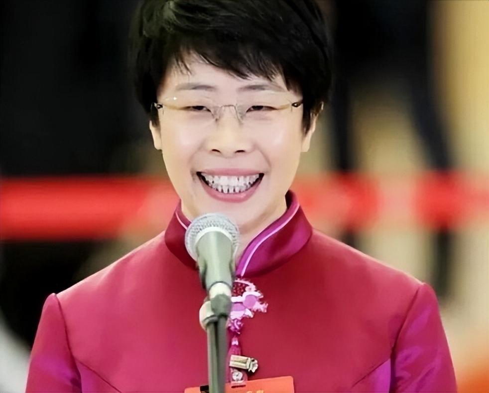 开云入口-蒙曼感叹:这辈子也结不了婚!有两个原因:一是岁数,二是长相