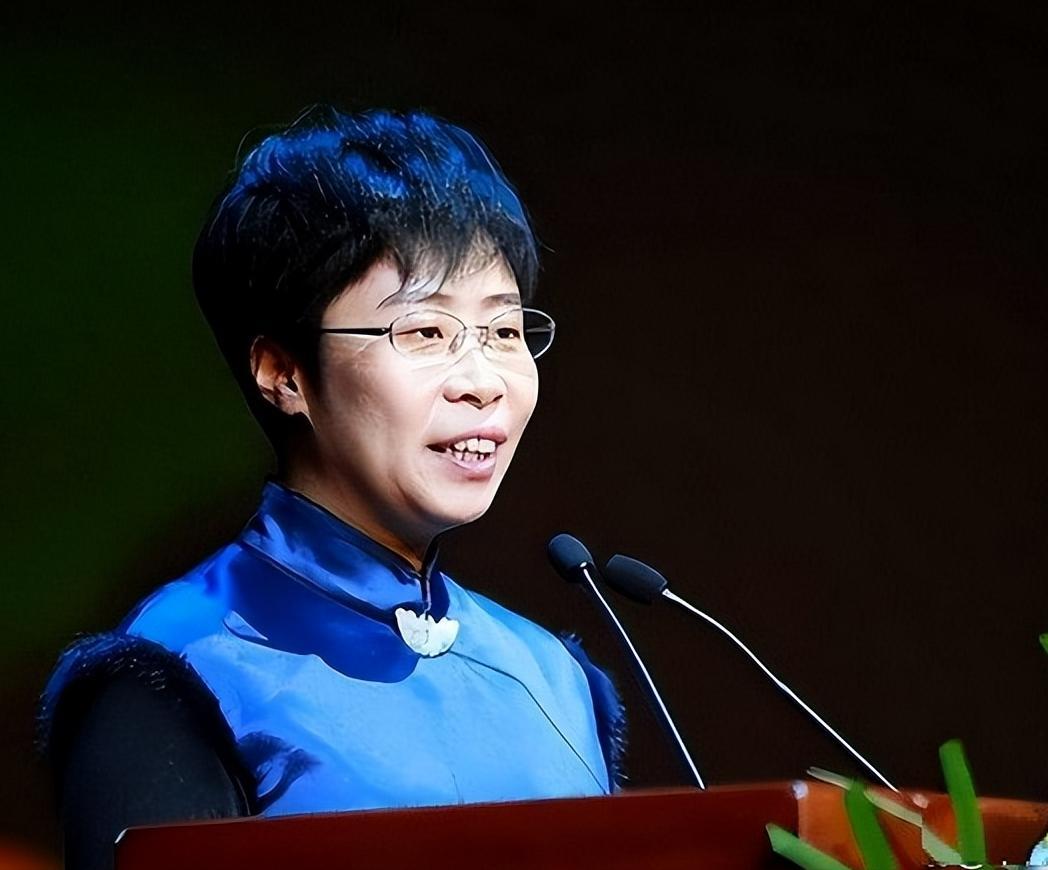 开云入口-蒙曼感叹:这辈子也结不了婚!有两个原因:一是岁数,二是长相