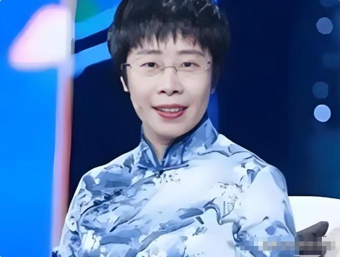 开云入口-蒙曼感叹:这辈子也结不了婚!有两个原因:一是岁数,二是长相