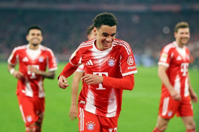 开云中国-【德甲】诺伊尔伤退,小穆首球,无凯恩拜仁4比1门兴