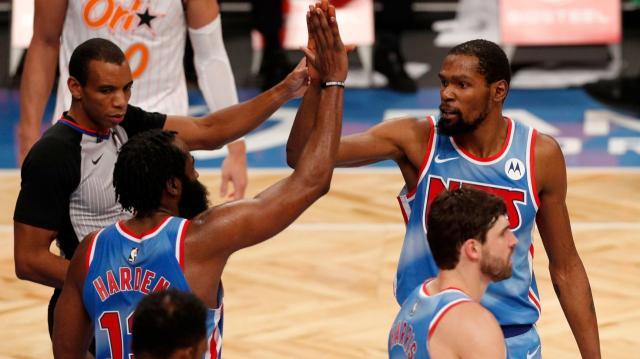 开云入口-哈登：雷霆时期的我和KD还年轻 现在我们是男人了